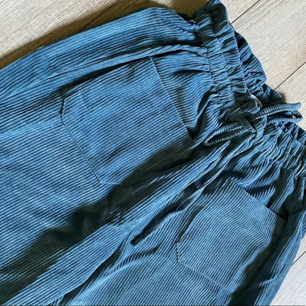 Blue ribbed paperbag waist joggers, never worn